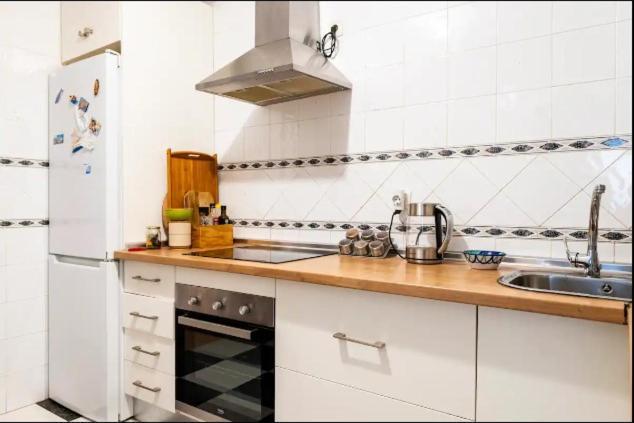 Appartamento Acogedora Habitacion En Apartamento Compartido Amplio Y Centrico Granada Esterno foto